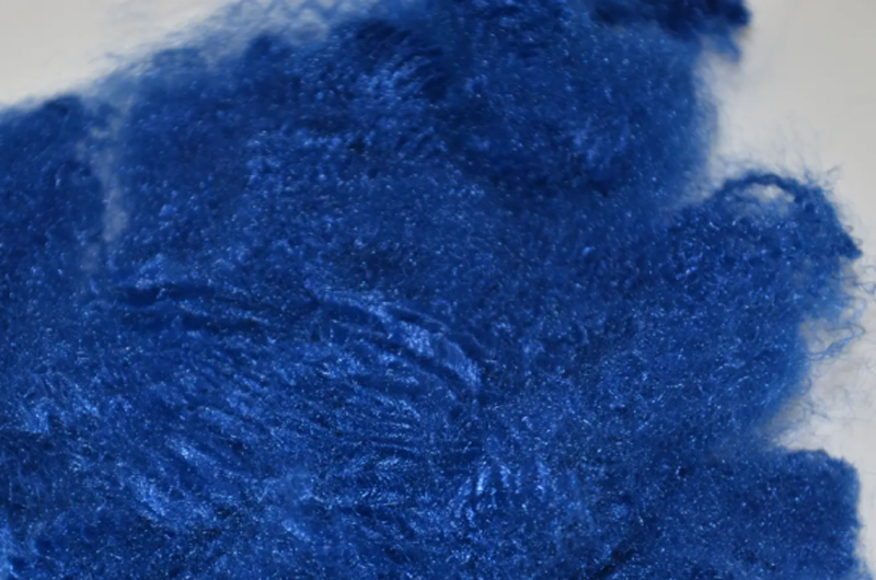 Blue polyester staple fiber