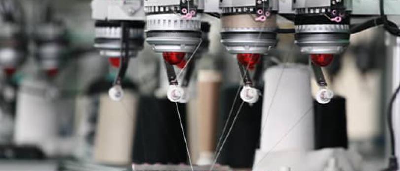 Yellow polyester staple fiber